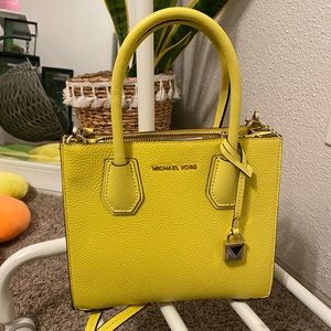 YELLOW MICHAEL KORS PURSE